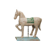 Caballo blanco con base